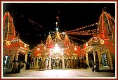 Shri Swaminarayan Mandir, Dholka, by night