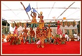 Beautiful welcome dance by balaks of Dholka