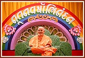 Swamishri conveys his New Year's blessings during the morning congregation&nbsp;&nbsp;