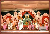 Kishores perform a folk dance on Swamishri's birthday celebration