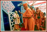 ... Shri Harikrishna Maharaj