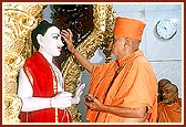 Performs pujan of Shri Ghanshyam Maharaj