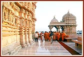 The broad and beautiful mandir pradakshina