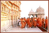 The broad and beautiful mandir pradakshina