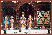Murtis of Khaparvad Mandir, 20 December 2001