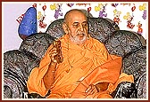 Swamishri sings 'Shastriji Maharajno Sang ...', while playing kartal during the Bal Din program