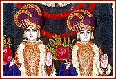 Bhagwan Swaminrayan and Aksharbrahma Gunatitanand Swami