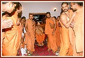 On the morning of Swamishri's birthday, he makes his way to the mandir for darshan