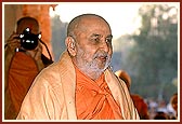 Swamishri recalls the difficulties encountered by Shastriji Maharaj and his determination while establishing Satsang in Khandesh