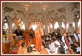 Swamishri blesses all after the mahapuja ceremony