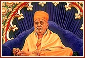 Swamishri follows the proceedings of the celebration assembly