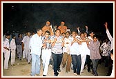 Pujya Kothari Swami in the procession at Kusumbe