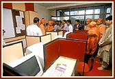 Swamishri takes a tour of the institute
