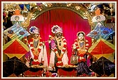 Shri Harikrishna Maharaj and Shri Radha Krishna Dev