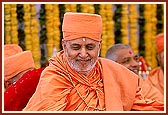 Swamishri performs the shilanyas ceremony rituals