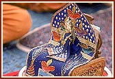 Shri Harikrishna Maharaj