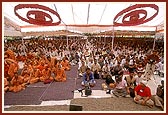 Devotees seated in the shilanyas assembly