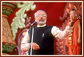 The Chief Minister addresses the main bicentenary assembly