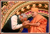 Swamishri blesses the Chief Minister