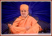 Swamishri listens to the Chief Minister's address to the assembly