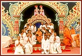 The new sadhaks with Swamishri