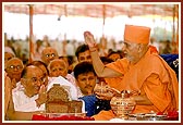 Swamishri during the yagna