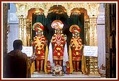 Aksharbrahma Gunatitanand Swami, Bhagwan Swaminarayan and Shri Gopalanand Swami 