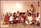 Swamishri with devotees