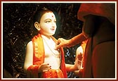 Swamishri engaged in pratishtha rituals