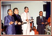 Invited guests: Shri Rathore (Indian High Commissioner), Laurie Ferguson (Shadow Minister for Citizenship and Multicultural Affairs), John Malcolm, perform the murti pratishtha arti