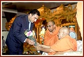 Swamishri blesses Mr. Sassoon Grigorian - Secretary to the Premier