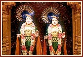 Bhagwan Swaminarayan and Aksharbrahma Gunatitananad Swami