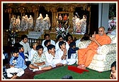 Swamishri blesses the Bal Din assembly