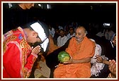 The balak offers the water melon to Swamishri
