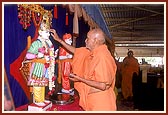 Swamishri performs the murti pratishtha rituals for the mandir in Chhani Jakat point