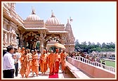 Swamishri in the mandir pradakshina