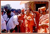 Blesses a devotee