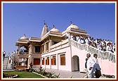 Shri Akshar Purushottam Mandir, Dummas