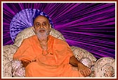 Swamishri addresses the assembly