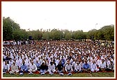 Evening satsang assembly on the precincts of Akshardham complex