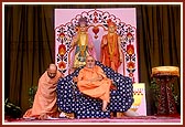Swamishri on stage during the assembly