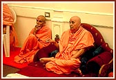 Swamishri learns about the details of the Akshardham project