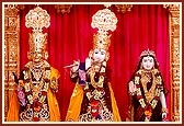 Shri Harikrishna Maharaj and Shri Radha Krishna Dev