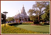 Shri Yagnapurush Smruti Mandir - a memorial mandir to Shastriji Maharaj