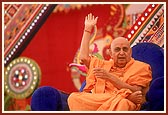 Swamishri responds to the festive spirit invoked by bhajans sung by sadhus