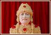 Shri Shastriji Maharaj adorned with flowers, Smruti Mandir 
