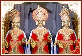 Aksharbrahma Gunatitanand Swami, Bhagwan Swaminarayan and Shri Gopalanand Swami 