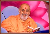... even while reading the Shikshapatri his joy is uncontained 