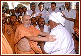 Swamishri swayed with Raghu Bharwad and broke into a brief dance on the spot