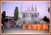 Swamishri on an observation tour of the new construction in the mandir